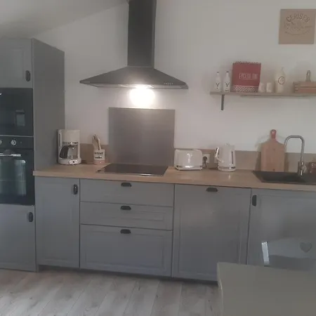 Vakantiehuis De La Roseraie - 6 Personnes